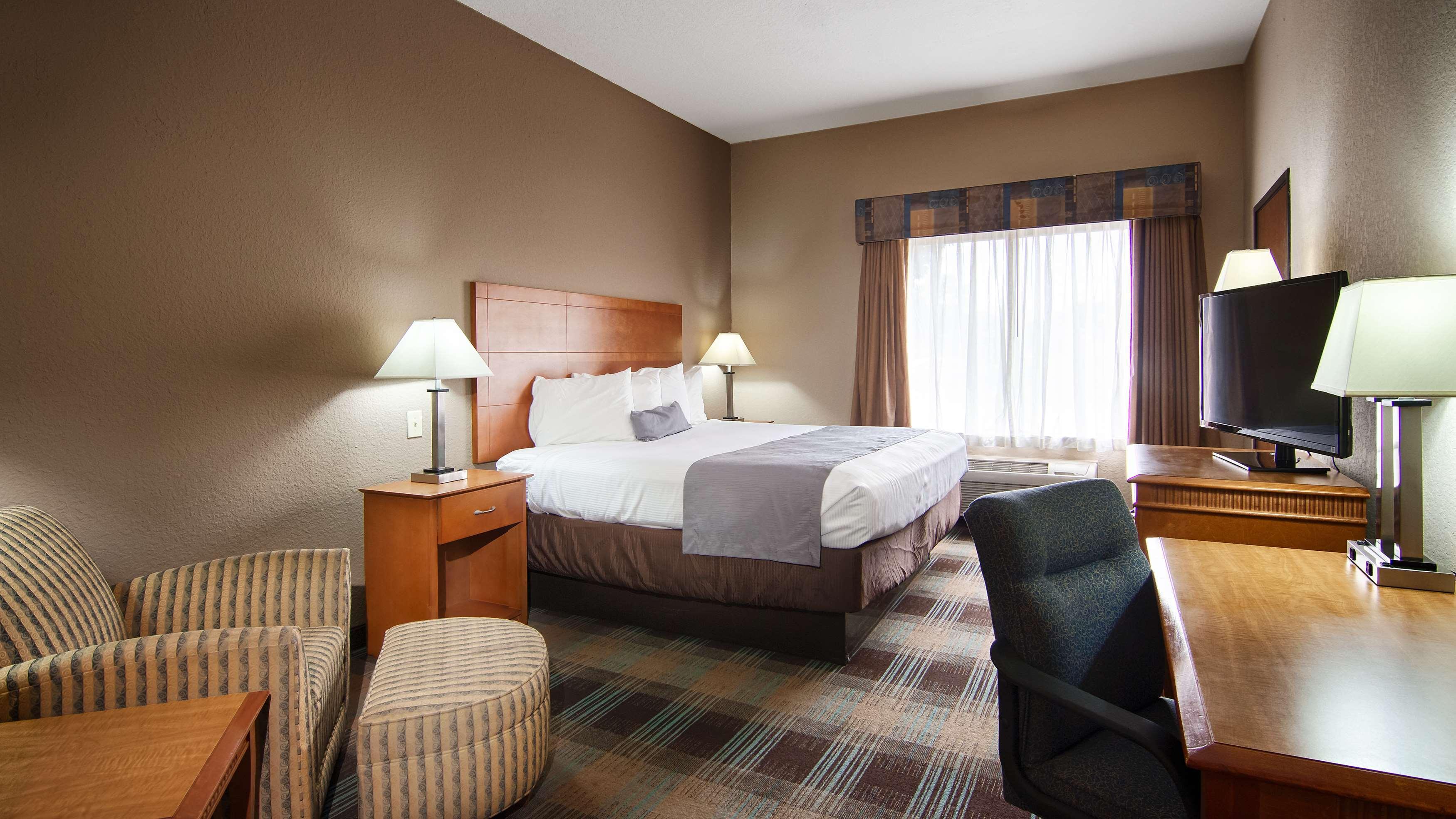 Spark By Hilton Savannah Hotel