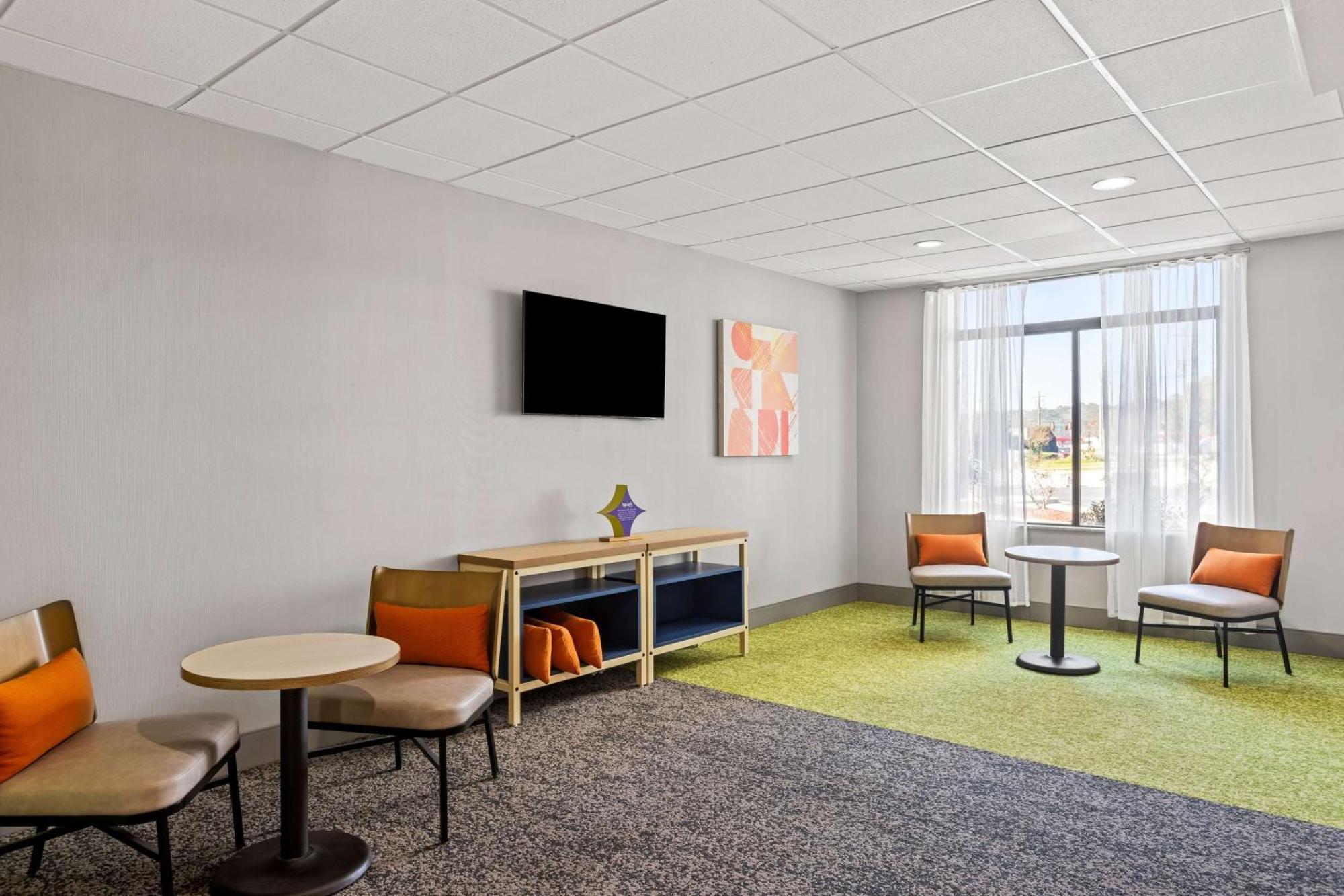 Spark By Hilton Savannah Hotel 3*