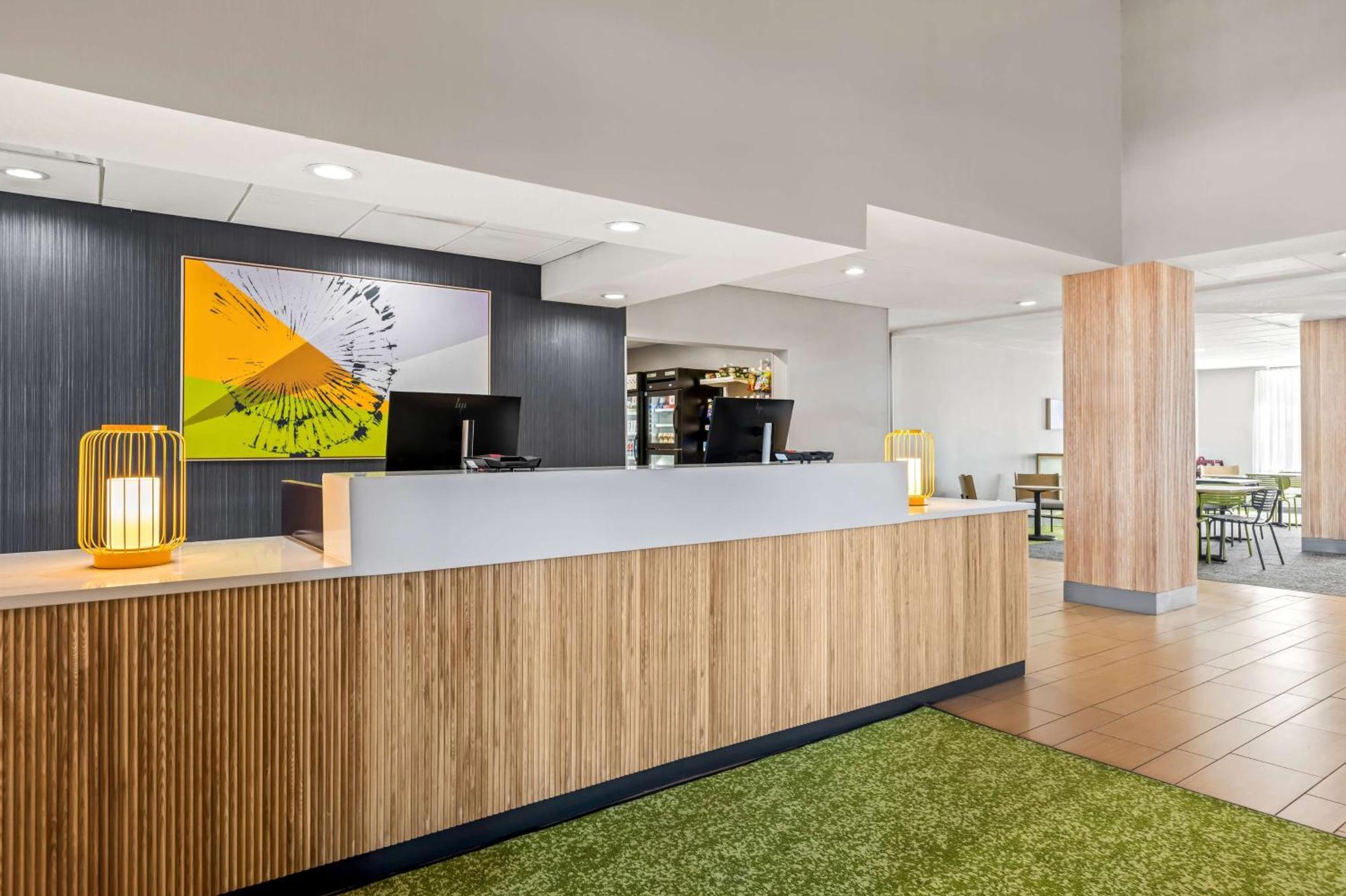 Hotel Spark By Hilton Savannah 3*