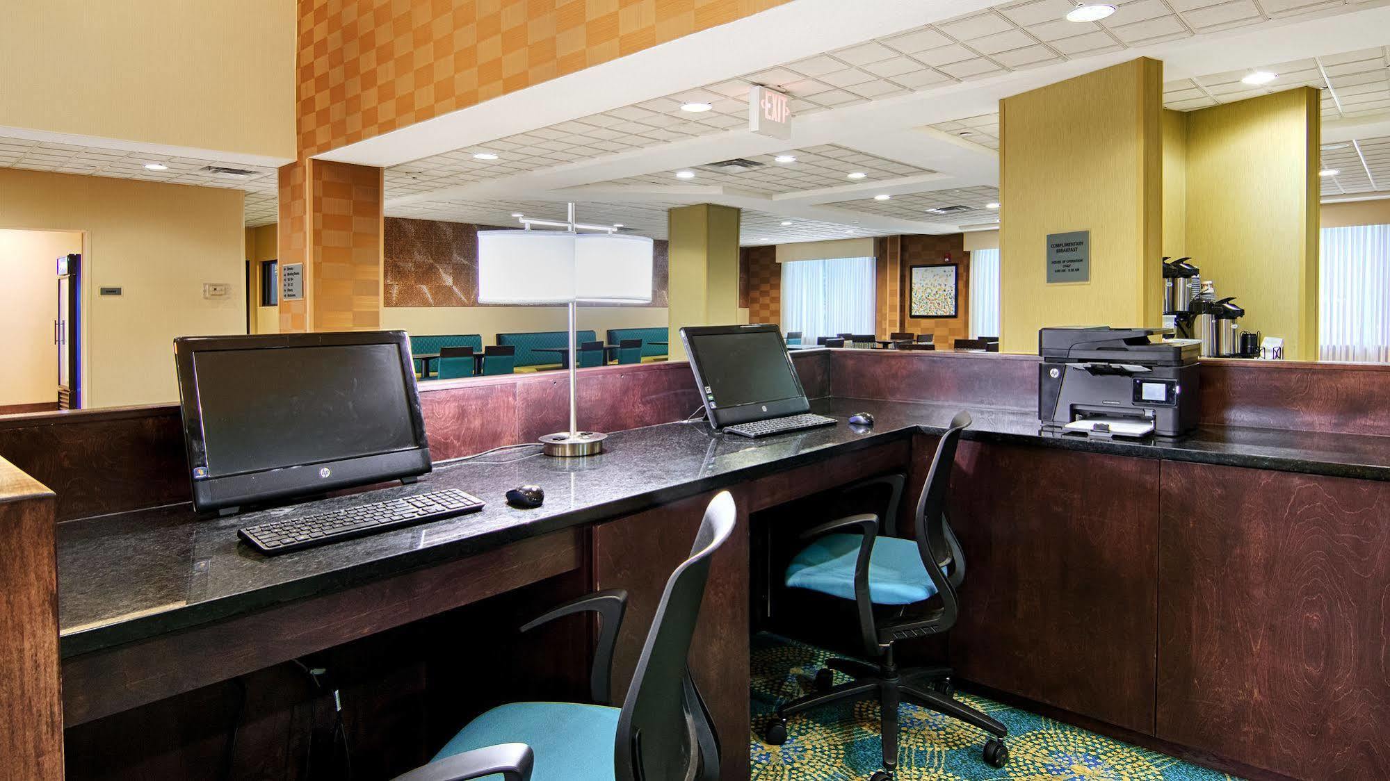 Hotel Spark By Hilton Savannah 3*
